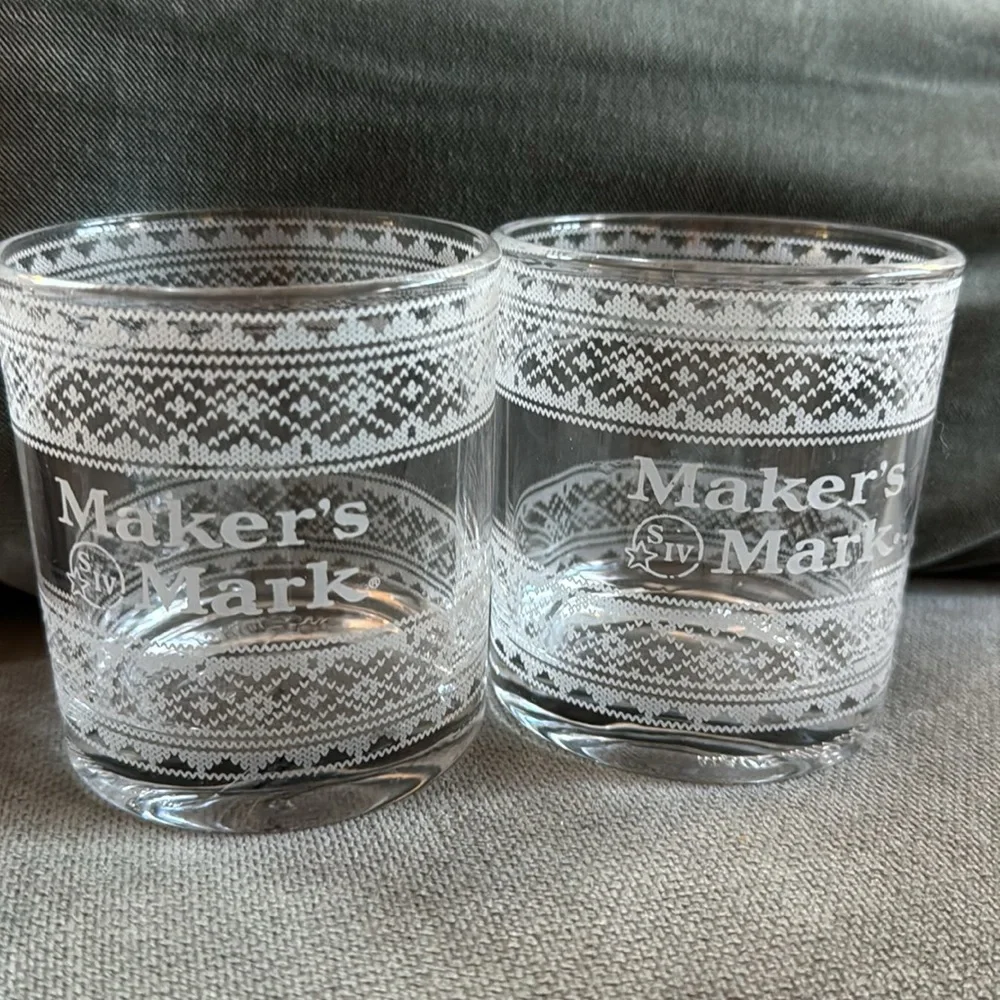 Set of 2 limited edition Marker’s Mark holiday sweater Rocks glasses!